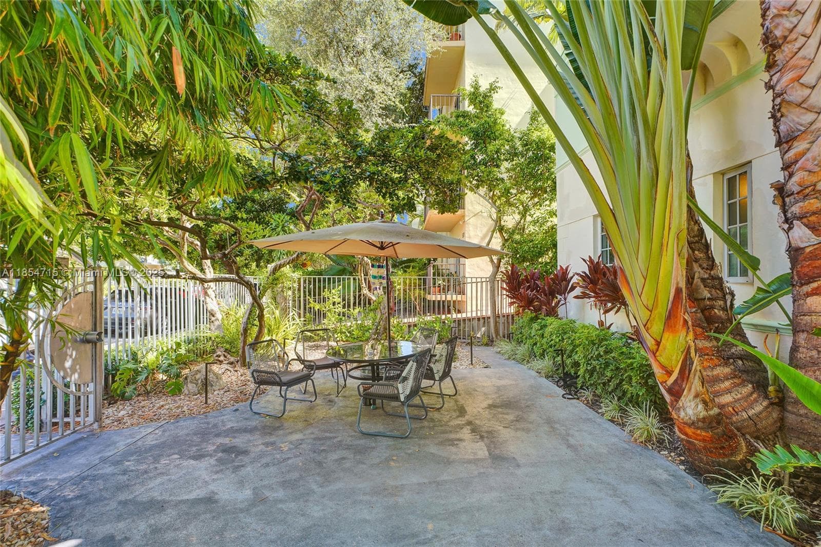 815 Euclid Ave # 8, Miami Beach FL 33139 — 16