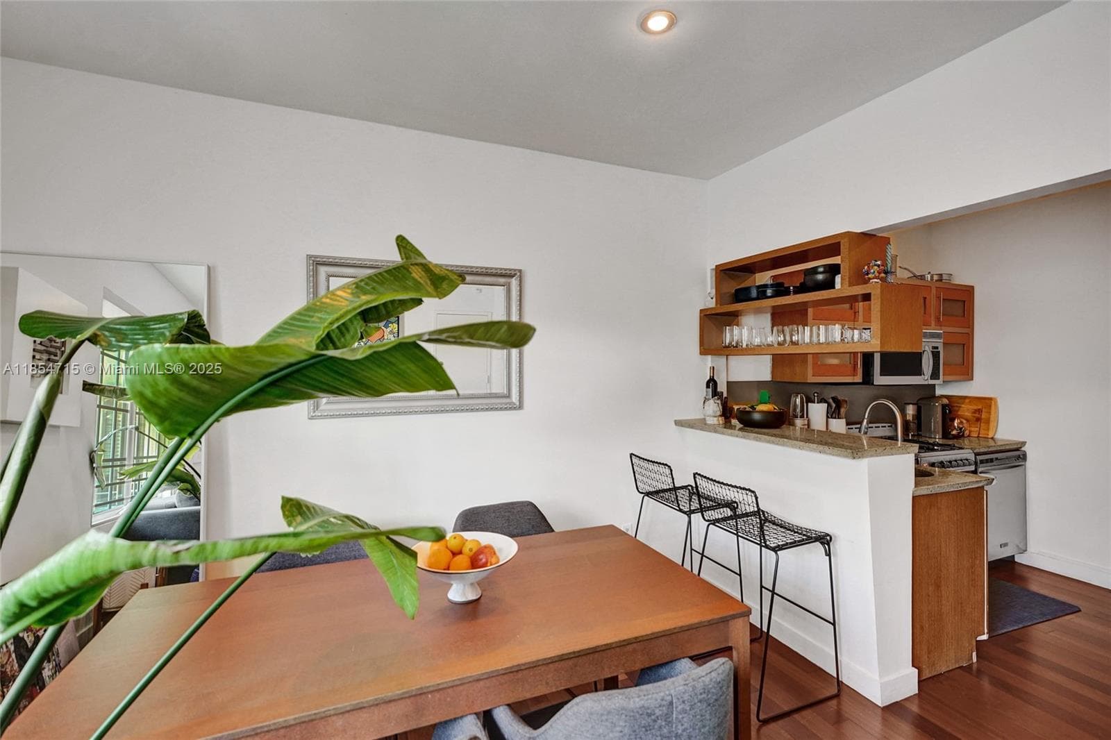 815 Euclid Ave # 8, Miami Beach FL 33139 — 4