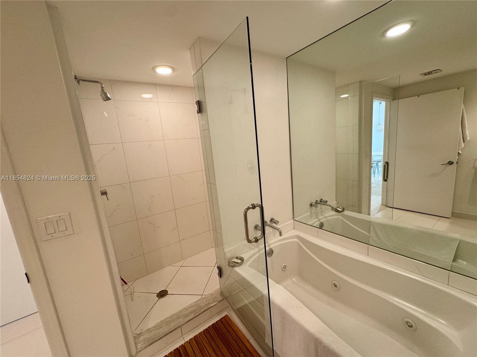 500 Brickell Ave # 1204, Miami FL 33131 — 21