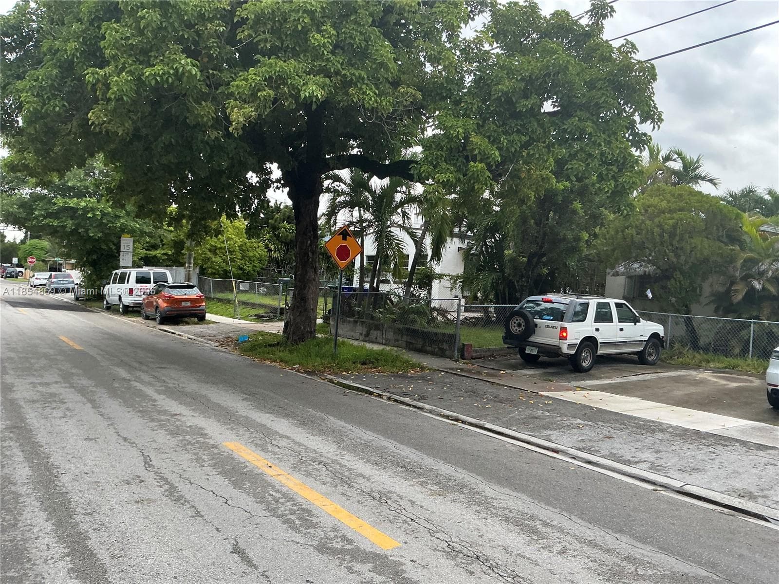 1855 NW 32nd St, Miami FL 33142 — 2