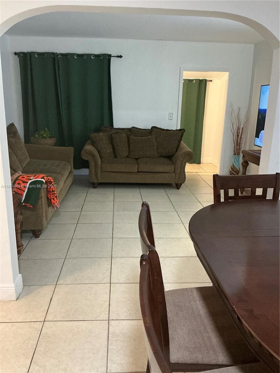 1855 NW 32nd St, Miami FL 33142 — 17