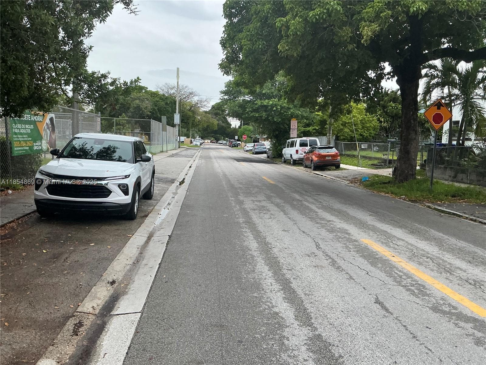 1855 NW 32nd St, Miami FL 33142 — 1