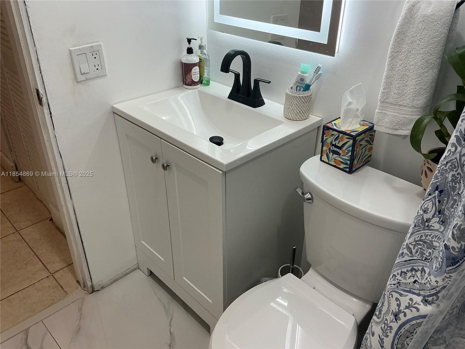 1855 NW 32nd St, Miami FL 33142 — 21