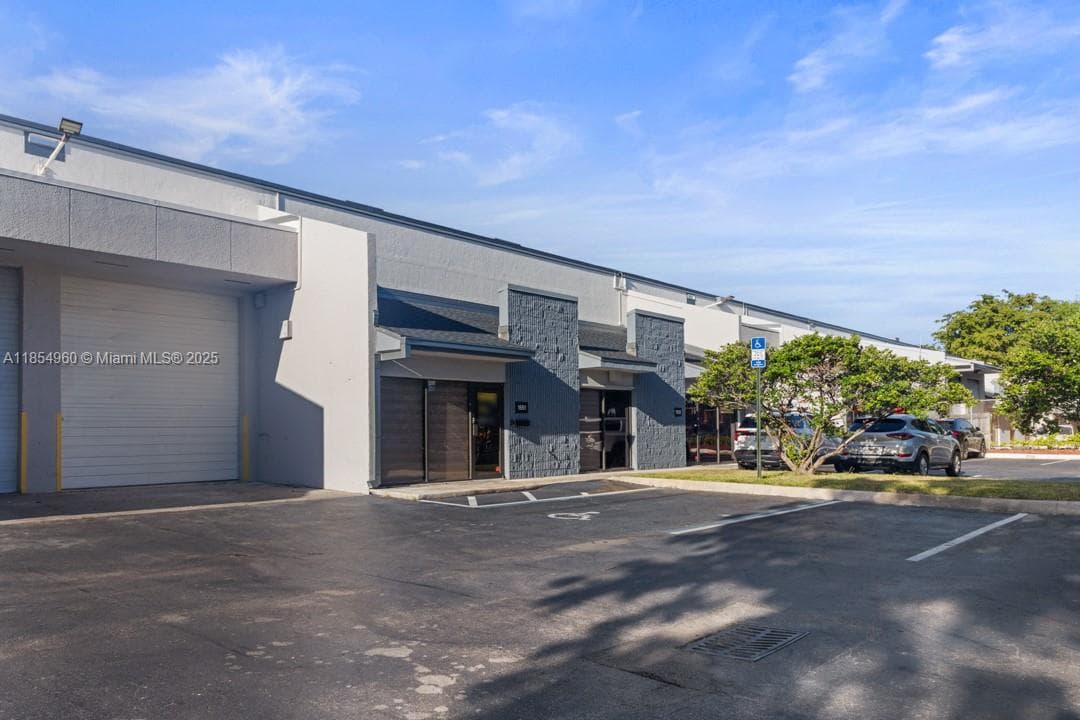 1501 NW 82nd Ave, Doral FL 33126 — 19