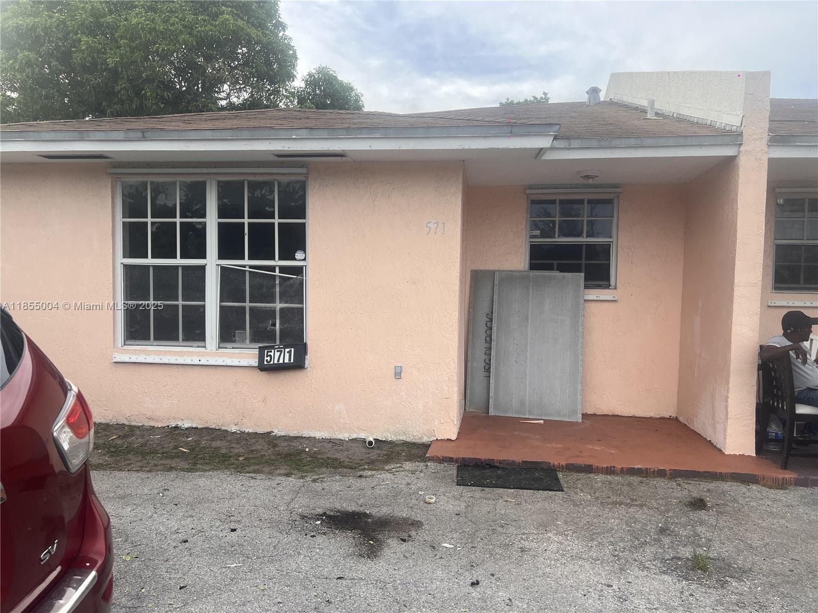 571 NE 136th St # 571, North Miami FL 33161 — 1
