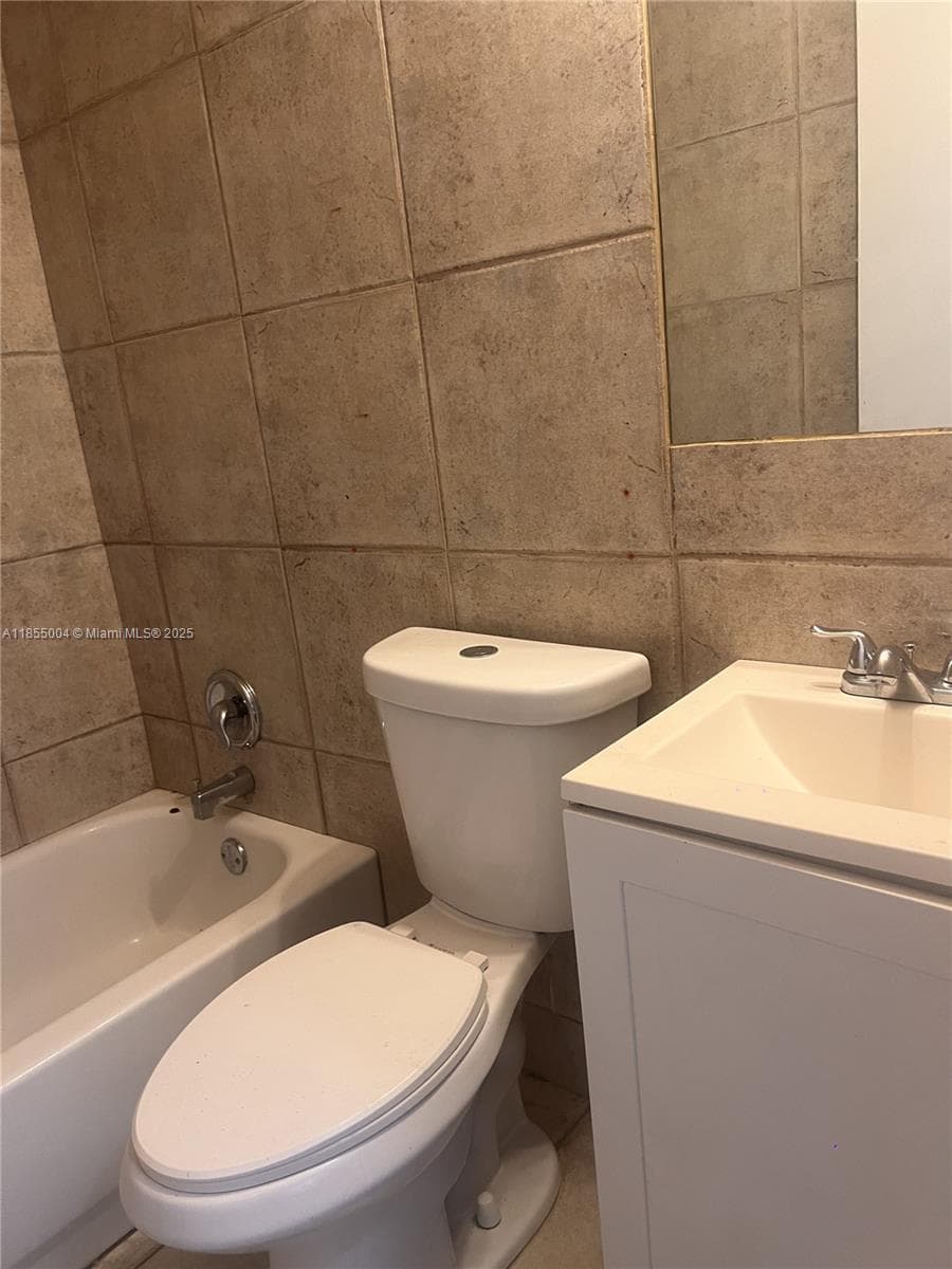571 NE 136th St # 571, North Miami FL 33161 — 5