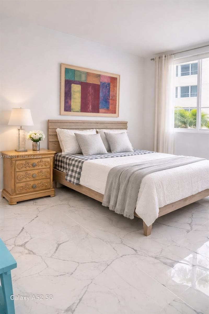 5005 Collins Ave # 822, Miami Beach FL 33140 — 6