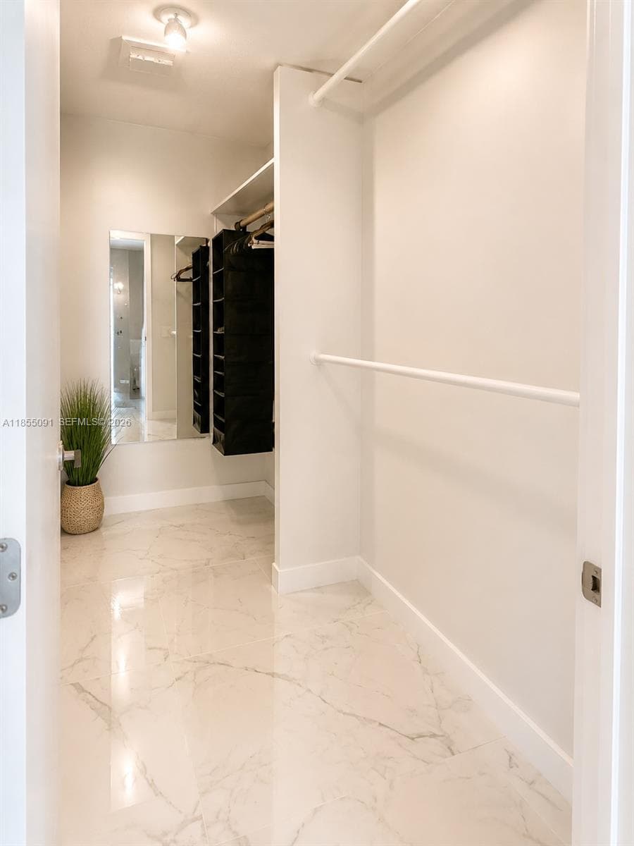 5005 Collins Ave # 822, Miami Beach FL 33140 — 7