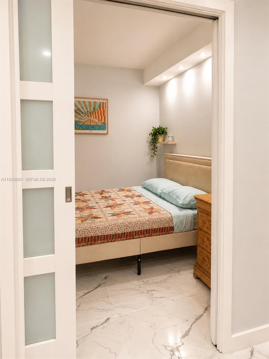 5005 Collins Ave # 822, Miami Beach FL 33140 — 9