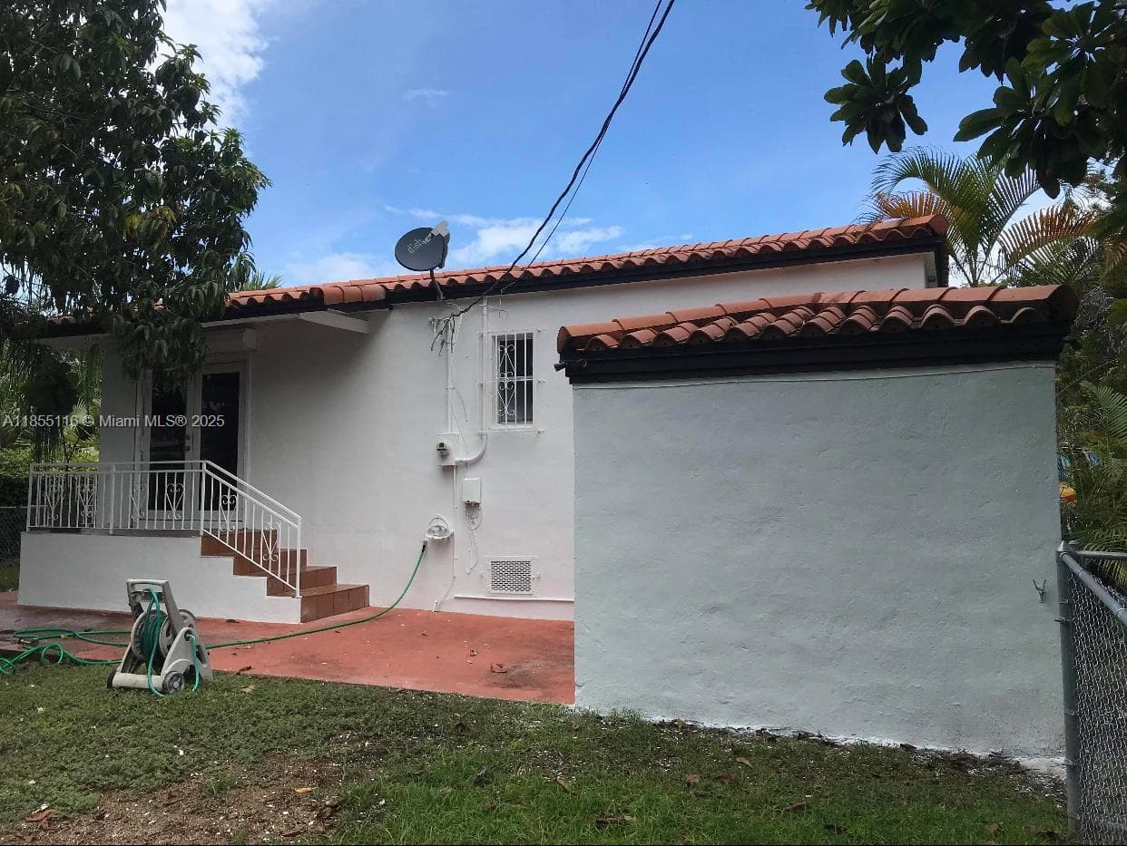 702 Boabadilla St, Coral Gables FL 33134 — 6