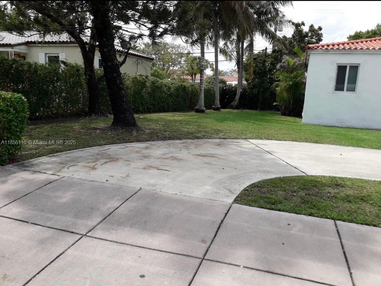 702 Boabadilla St, Coral Gables FL 33134 — 3