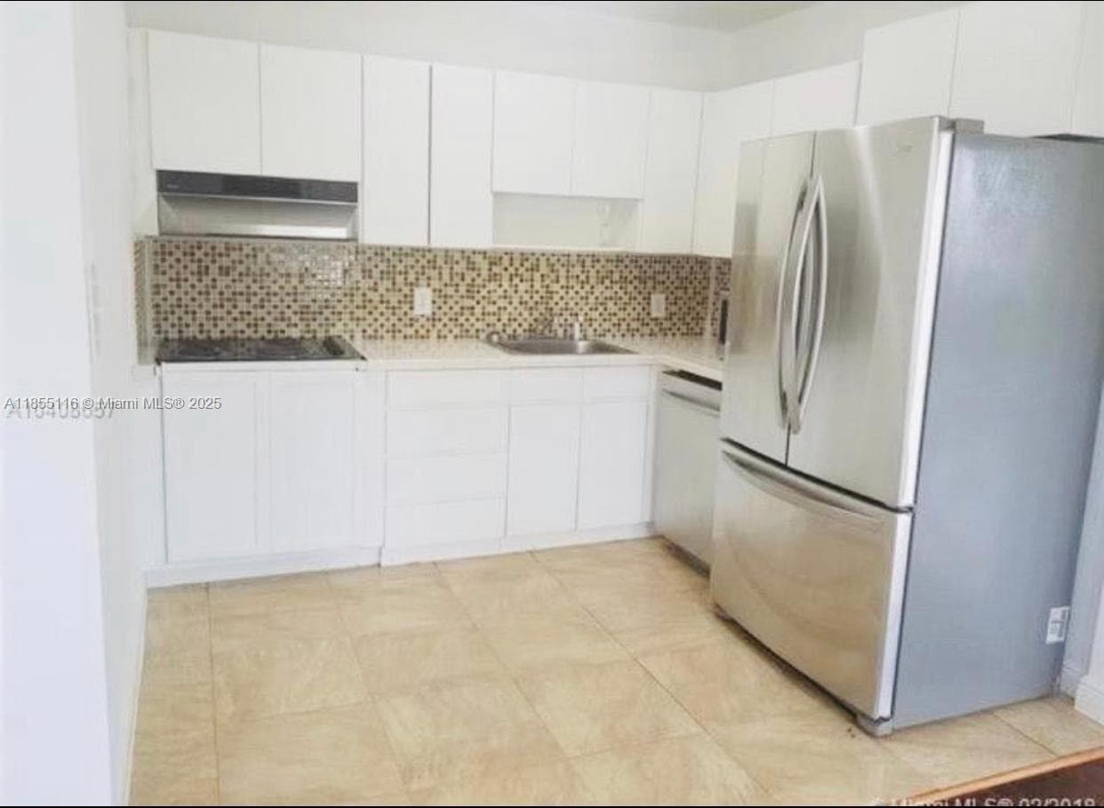 702 Boabadilla St, Coral Gables FL 33134 — 11
