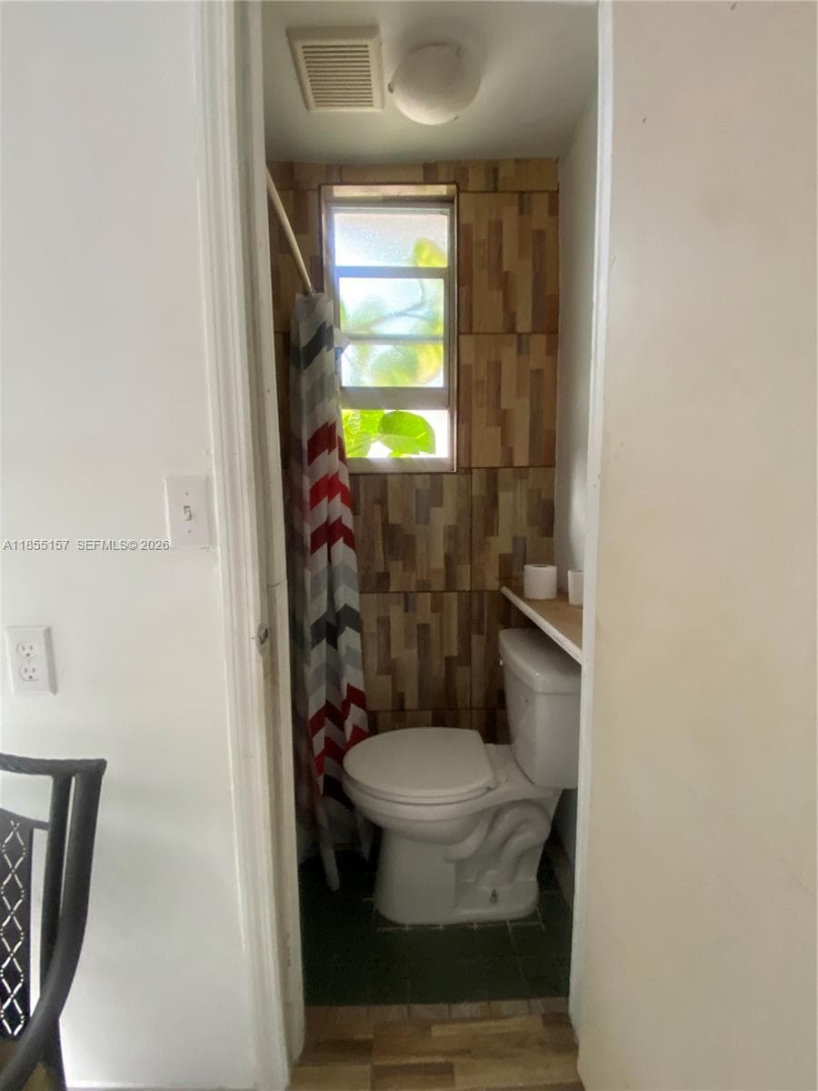 8355 NW 32nd Ave, Miami FL 33147 — 43