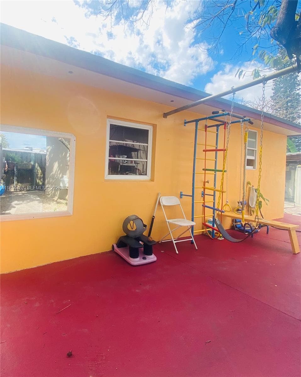8355 NW 32nd Ave, Miami FL 33147 — 36