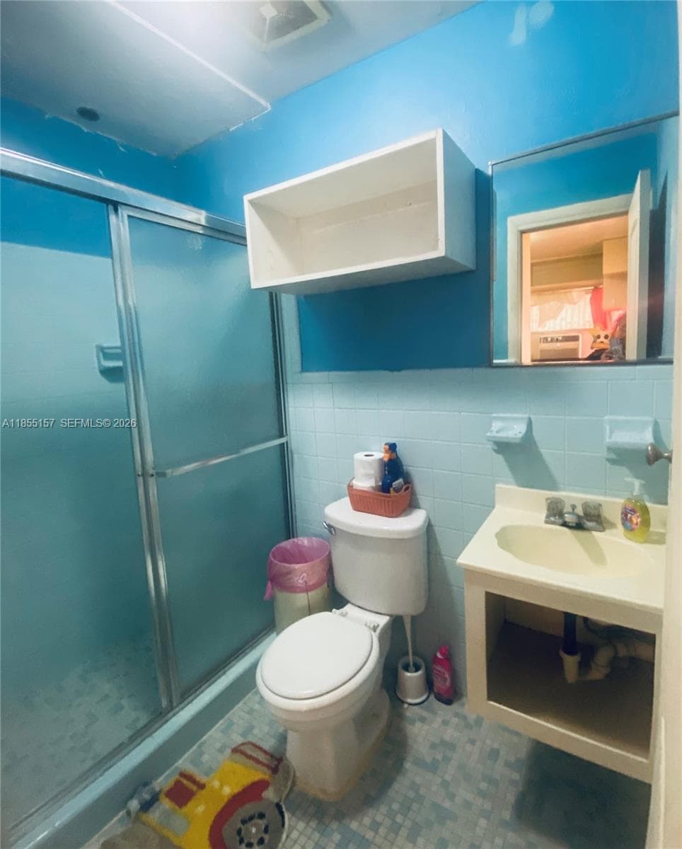 8355 NW 32nd Ave, Miami FL 33147 — 41