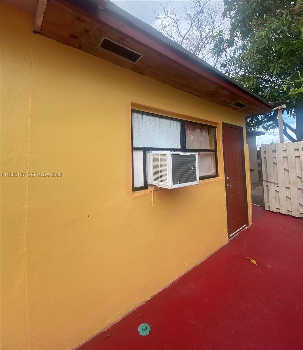 8355 NW 32nd Ave, Miami FL 33147 — 39