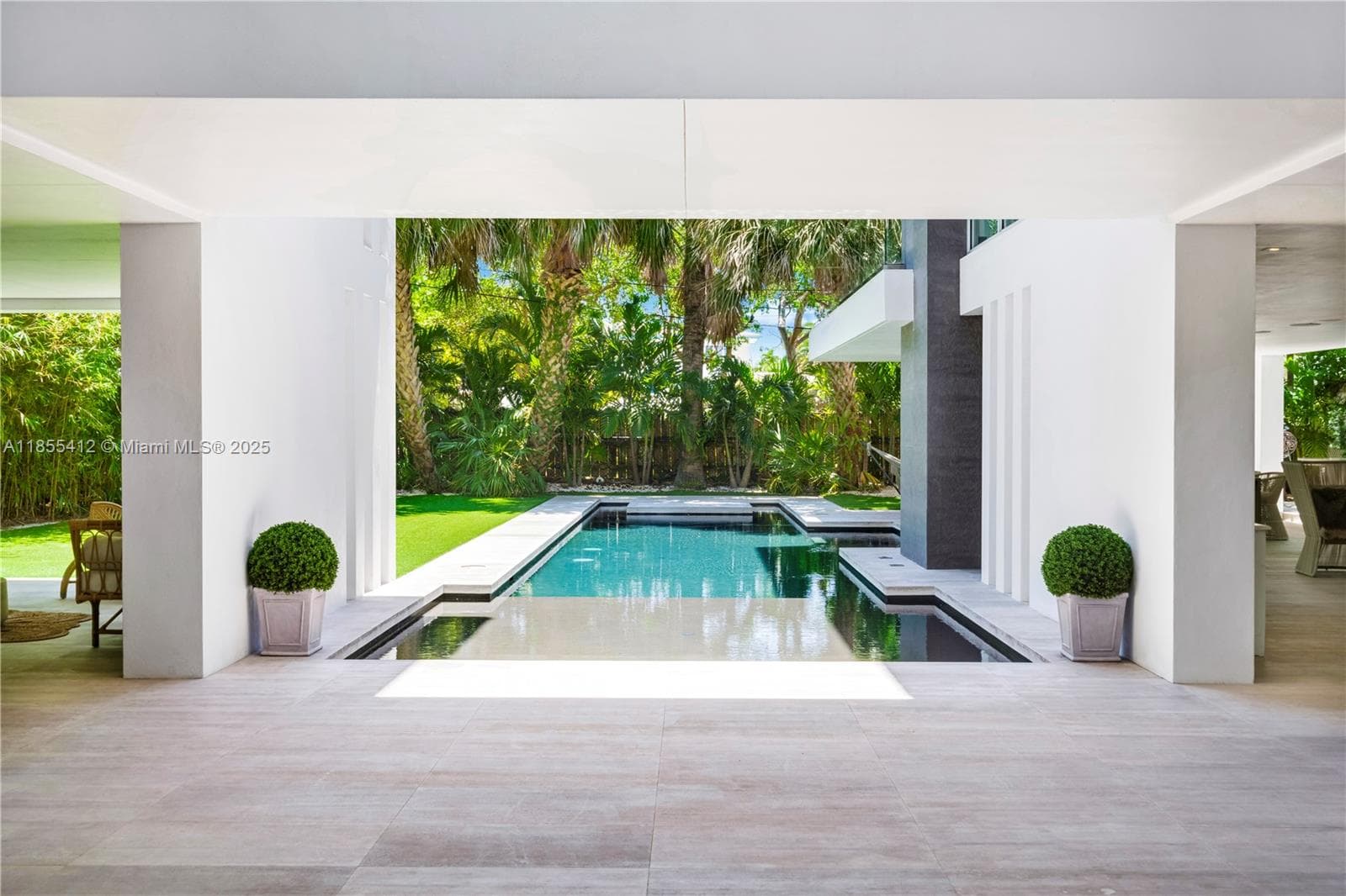545 SABAL PALM, Key Biscayne FL 33149 — 99