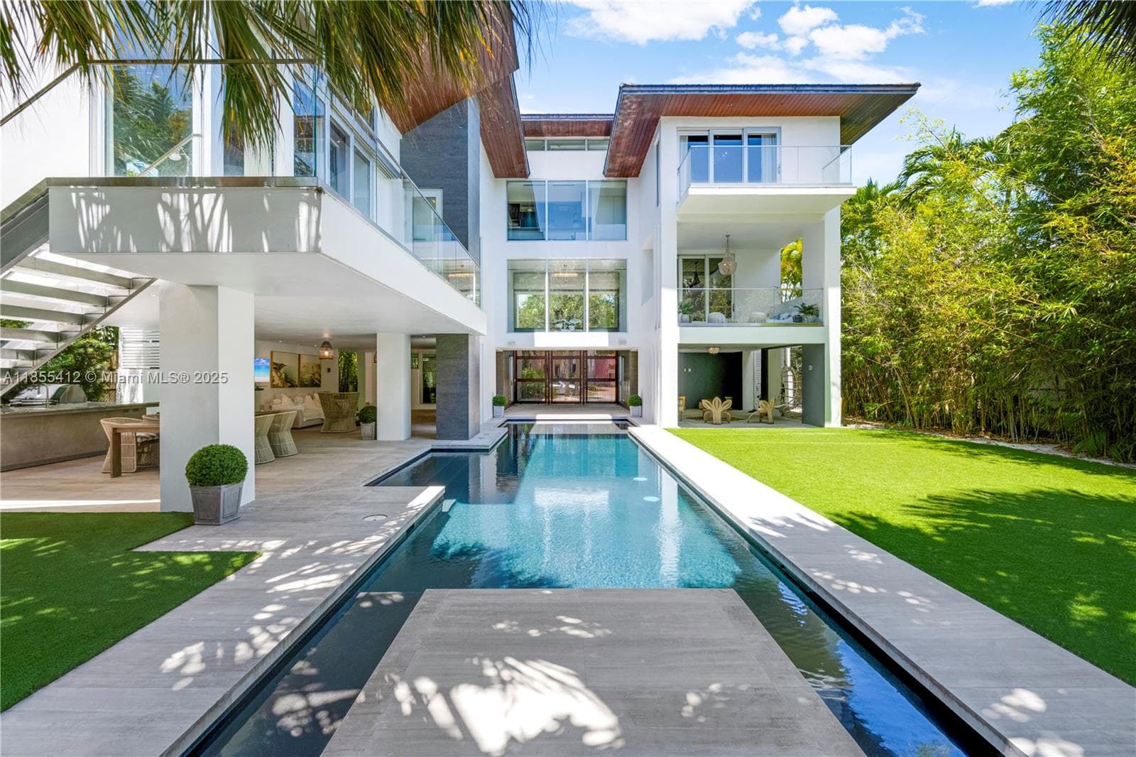 545 SABAL PALM, Key Biscayne FL 33149 — 100
