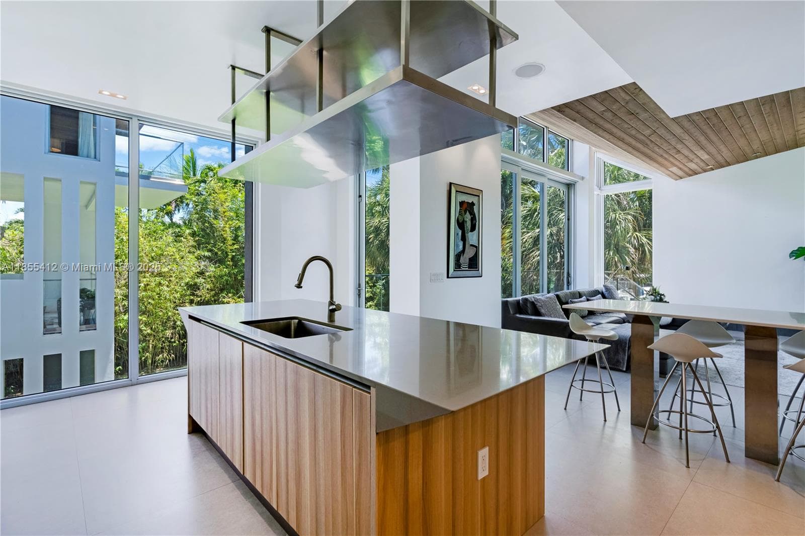 545 SABAL PALM, Key Biscayne FL 33149 — 52