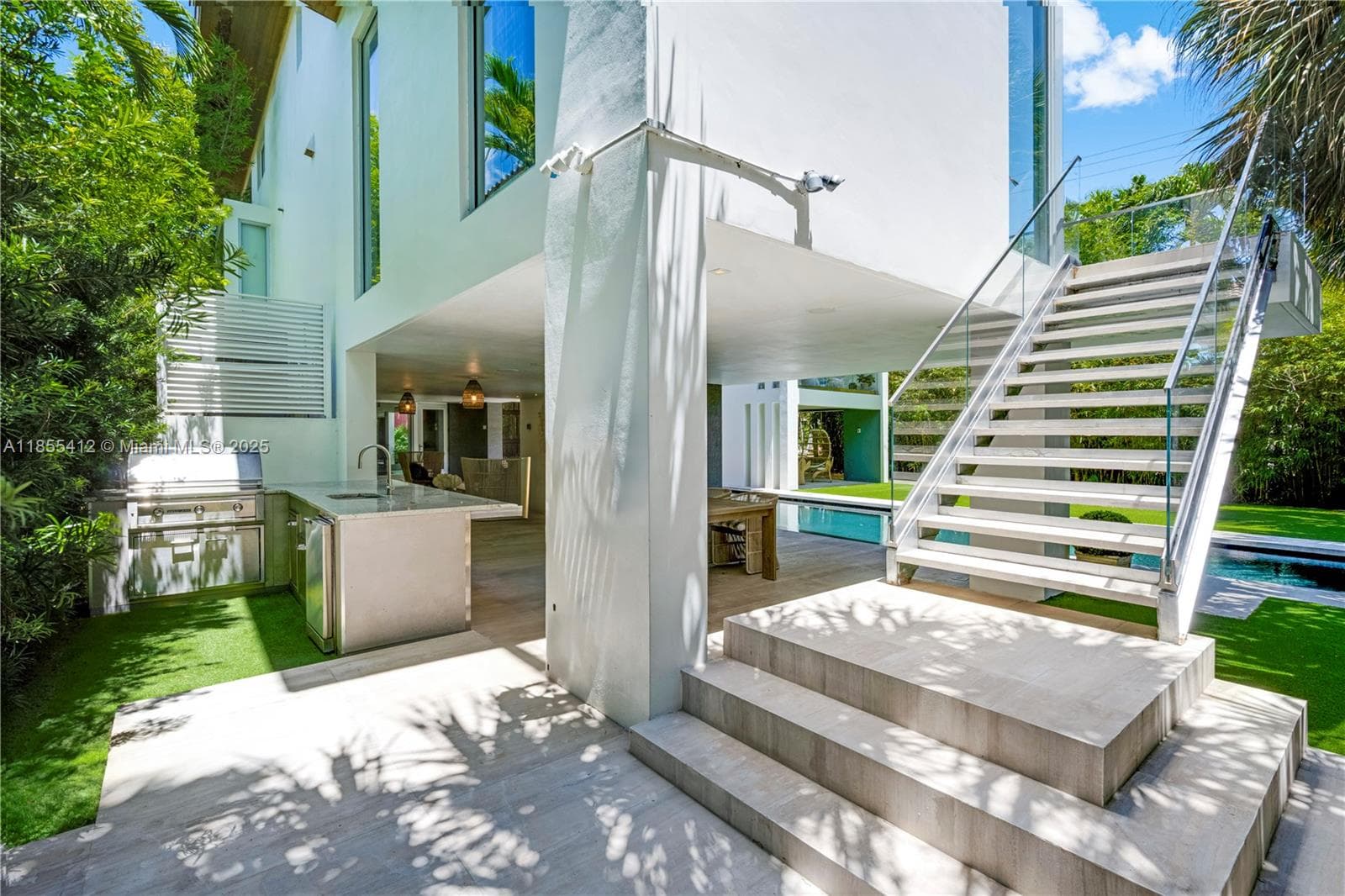 545 SABAL PALM, Key Biscayne FL 33149 — 31