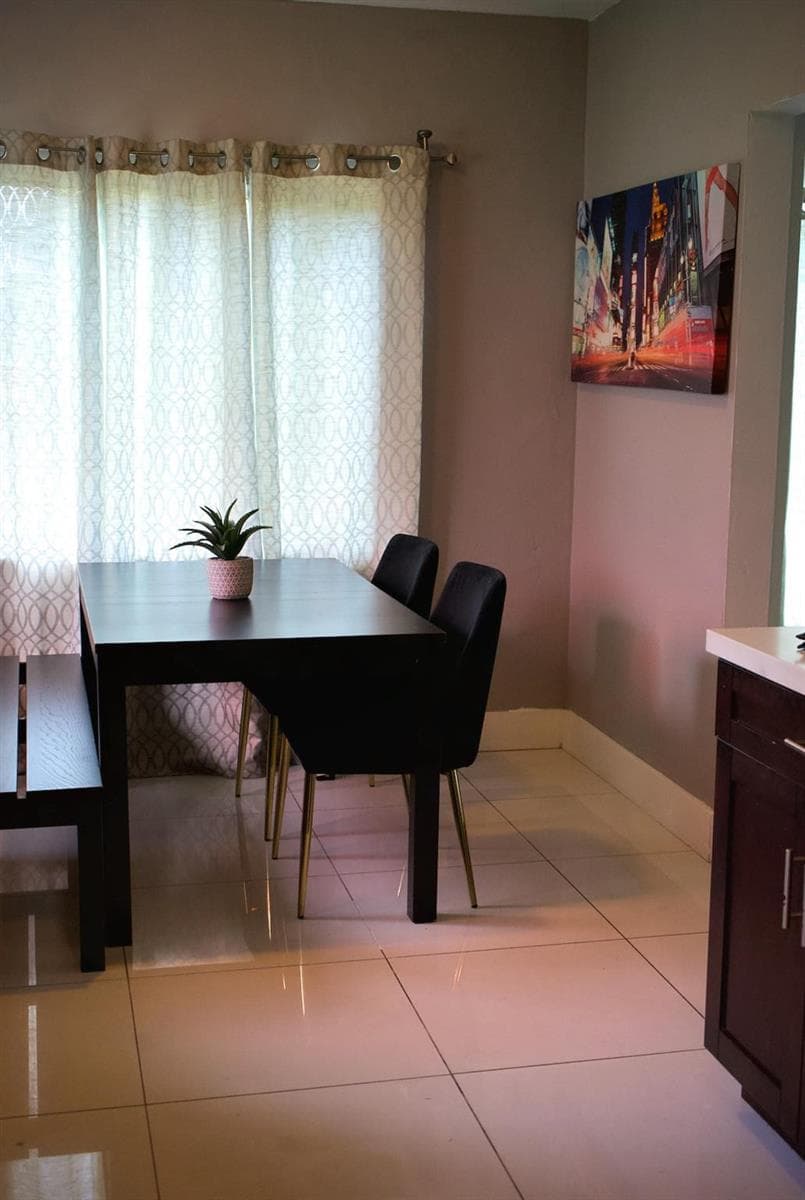 11150 Peachtree Drive, Miami FL 33161 — 9