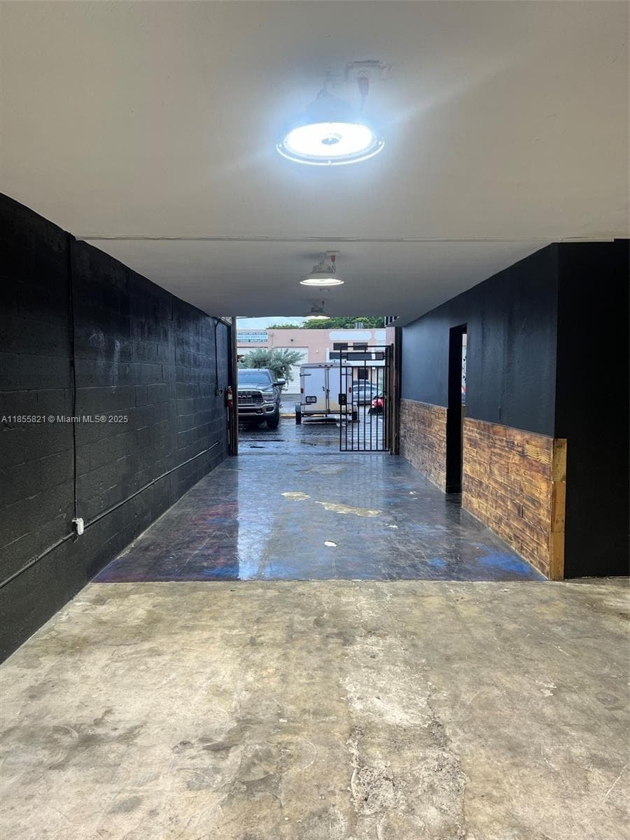 1657 W 40th St # 6, Hialeah FL 33012 — 5