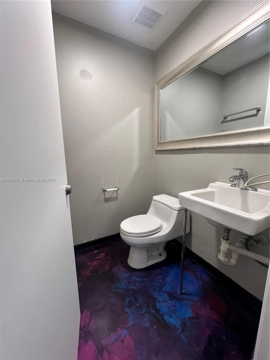 1657 W 40th St # 6, Hialeah FL 33012 — 9
