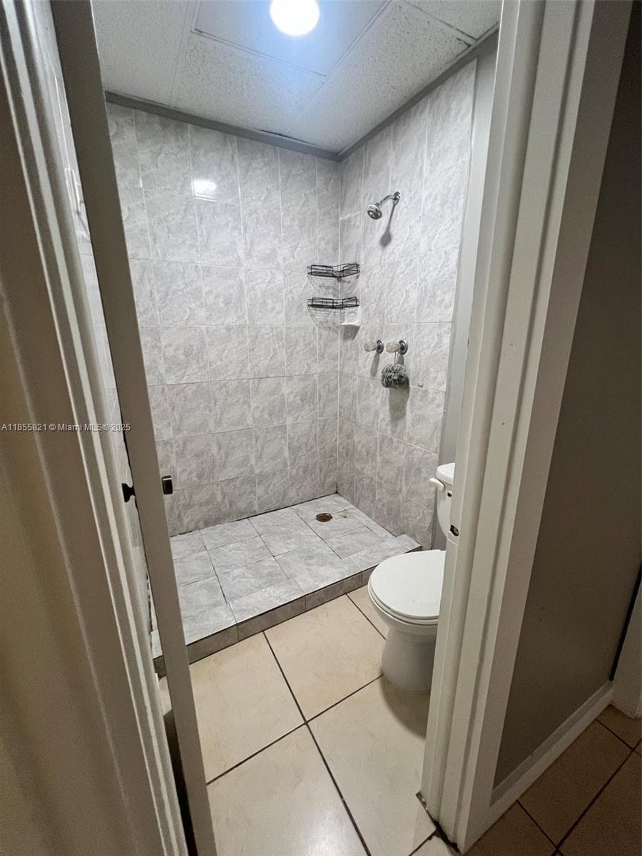 1657 W 40th St # 6, Hialeah FL 33012 — 10