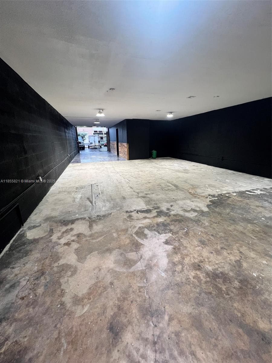 1657 W 40th St # 6, Hialeah FL 33012 — 4