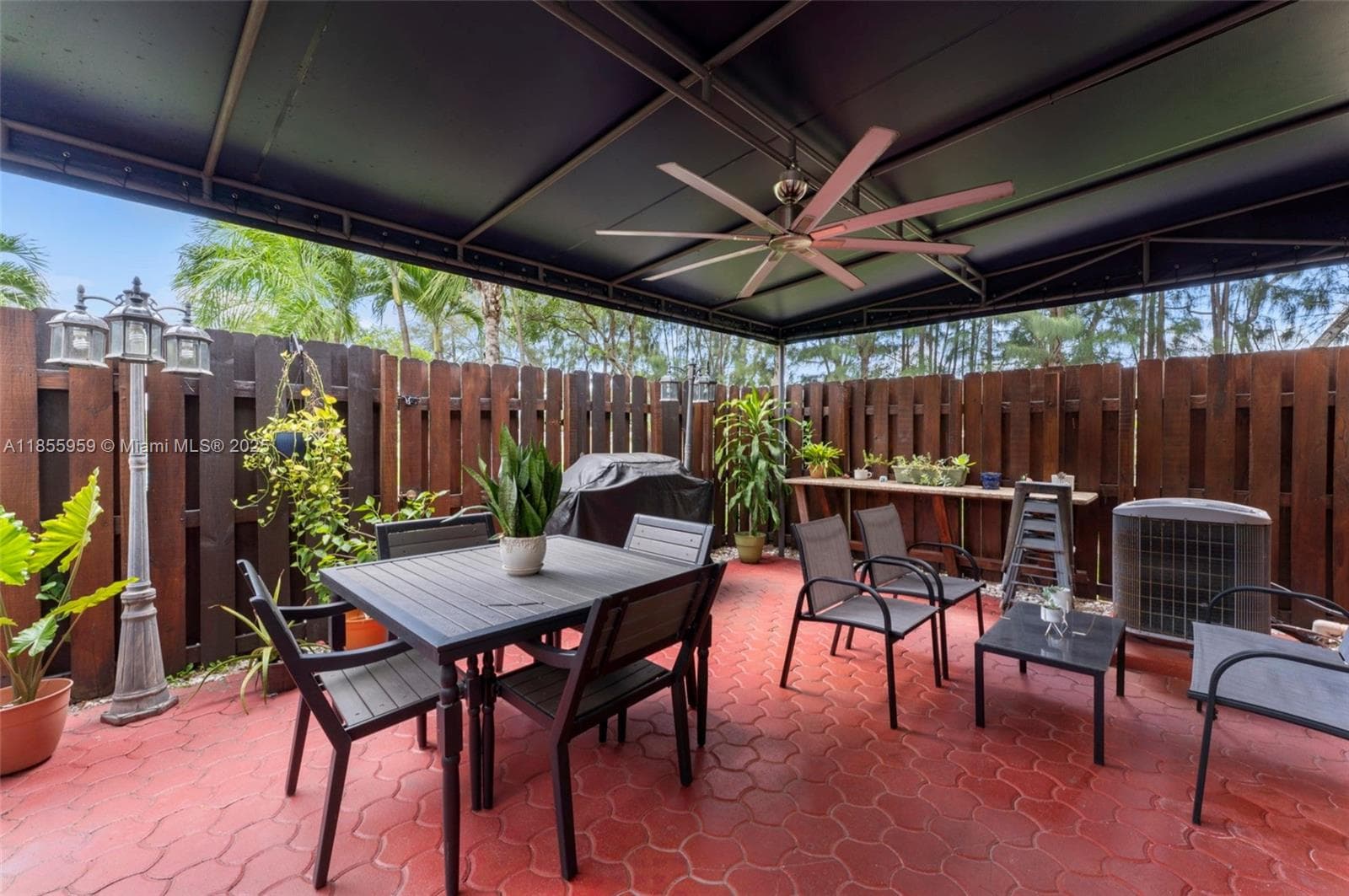 7423 NW 182nd St, Hialeah FL 33015 — 27