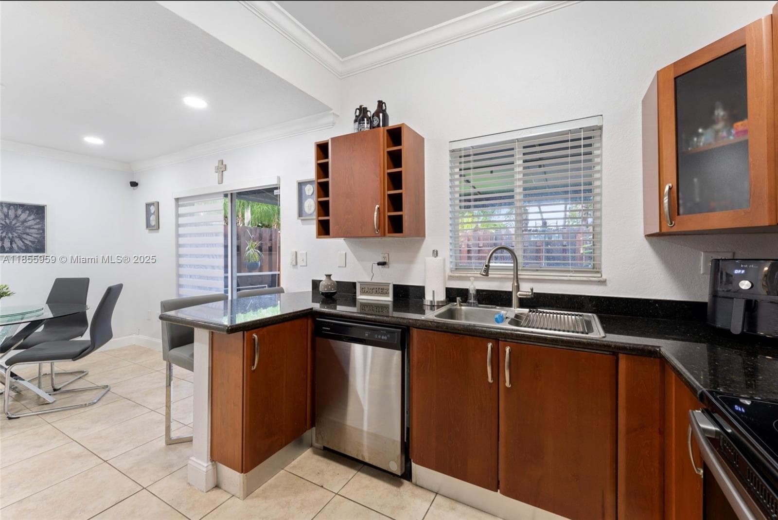 7423 NW 182nd St, Hialeah FL 33015 — 17