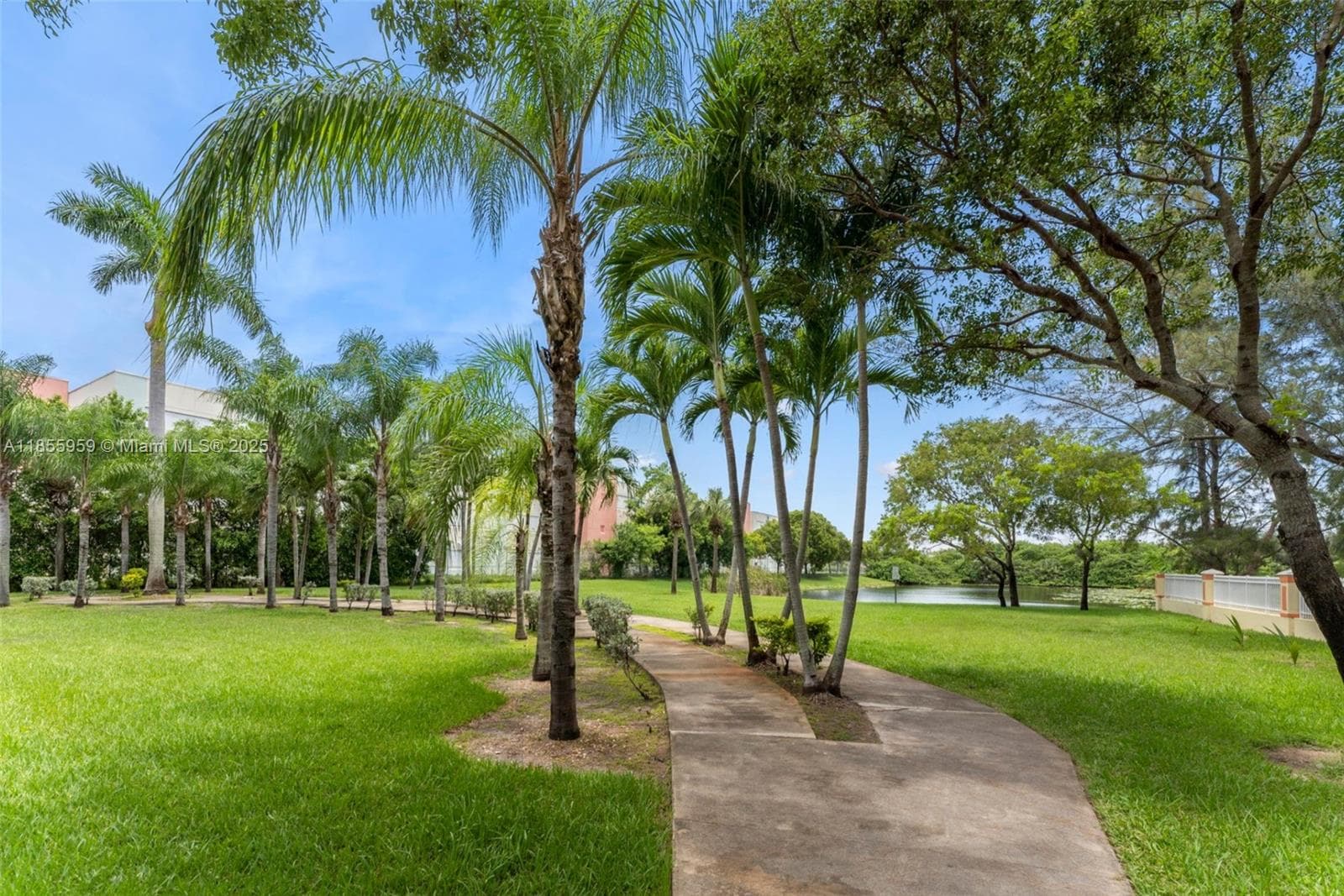 7423 NW 182nd St, Hialeah FL 33015 — 28