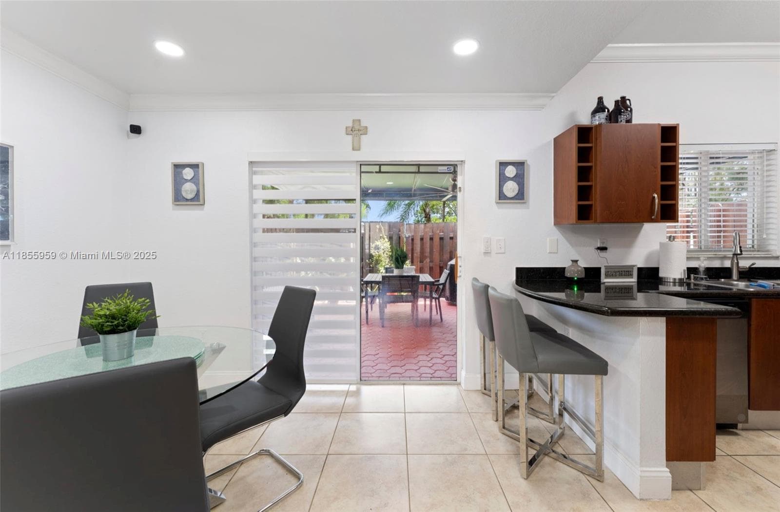 7423 NW 182nd St, Hialeah FL 33015 — 9