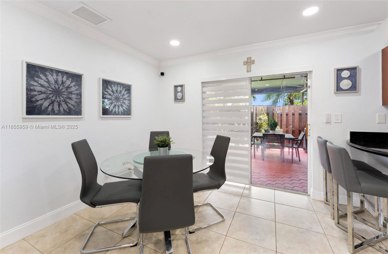 7423 NW 182nd St, Hialeah FL 33015 — 10