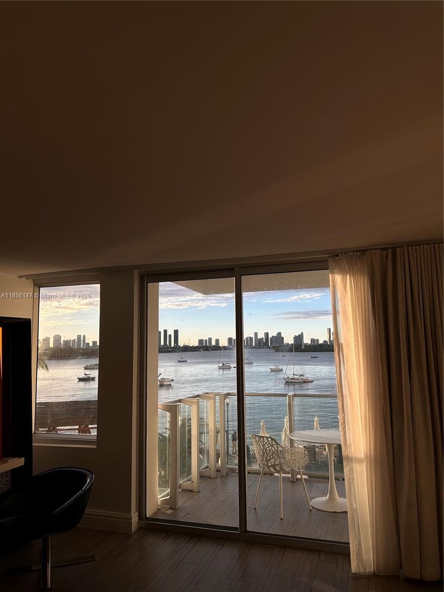 1100 West Ave # 322, Miami Beach FL 33139 — 23