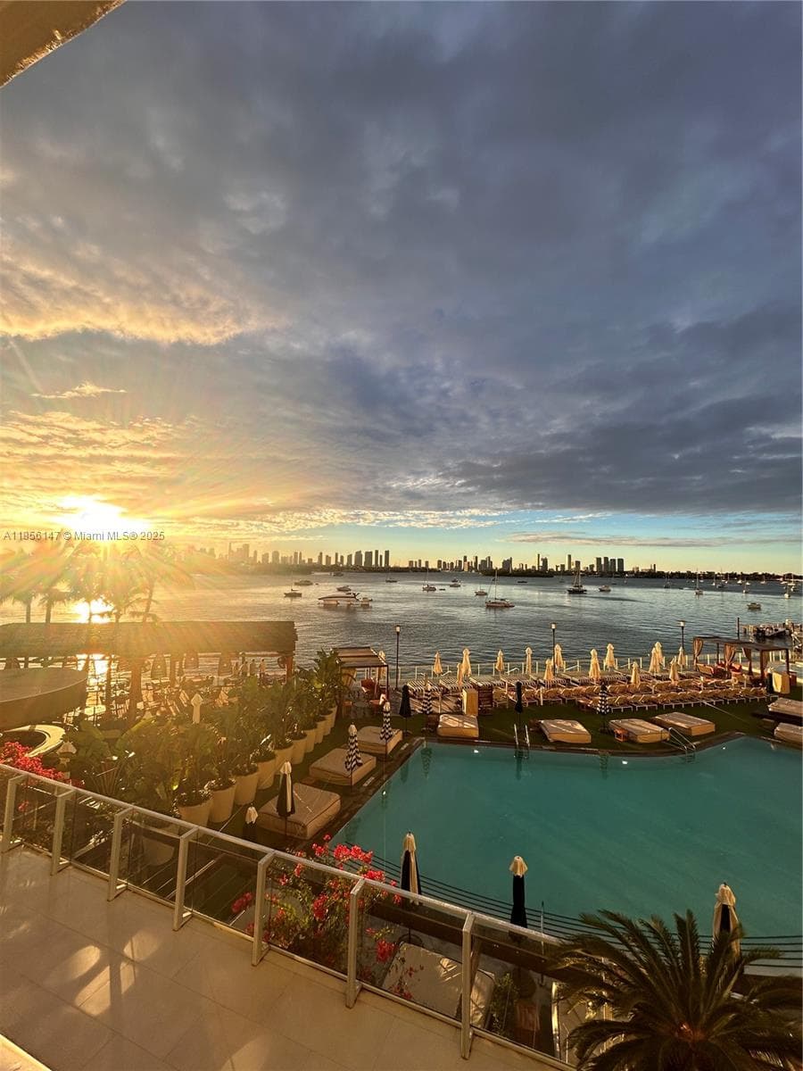 1100 West Ave # 322, Miami Beach FL 33139 — 2