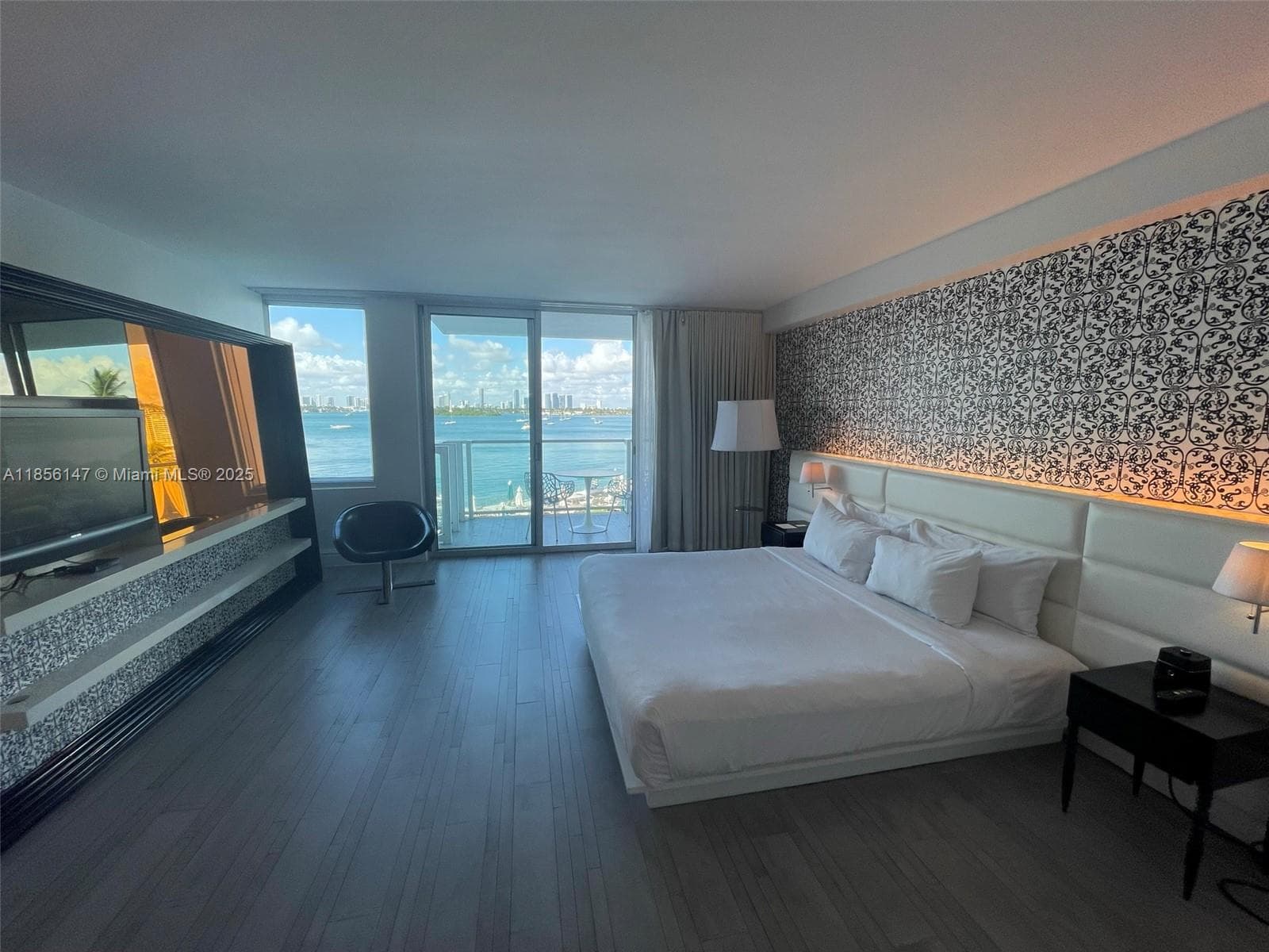 1100 West Ave # 322, Miami Beach FL 33139 — 26