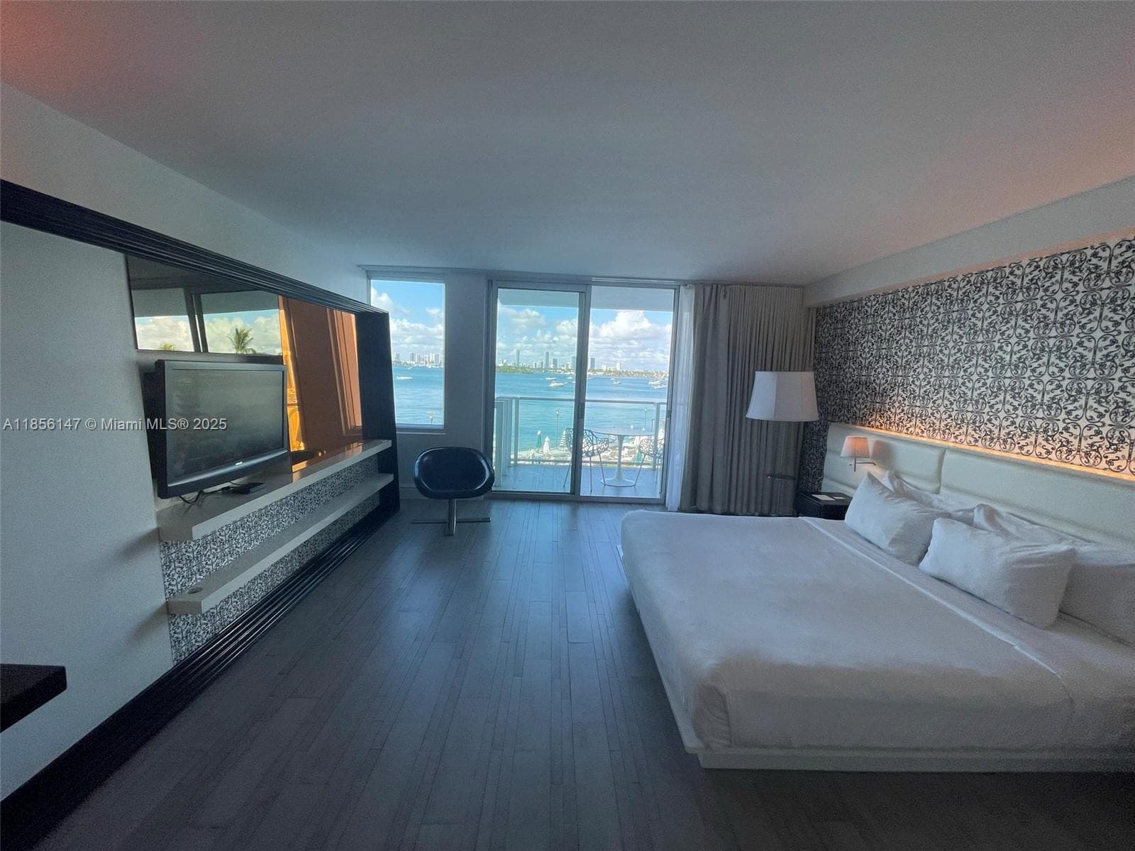 1100 West Ave # 322, Miami Beach FL 33139 — 25