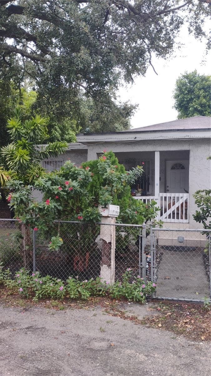 7312 NW 17th Ct, Miami FL 33147 — 2