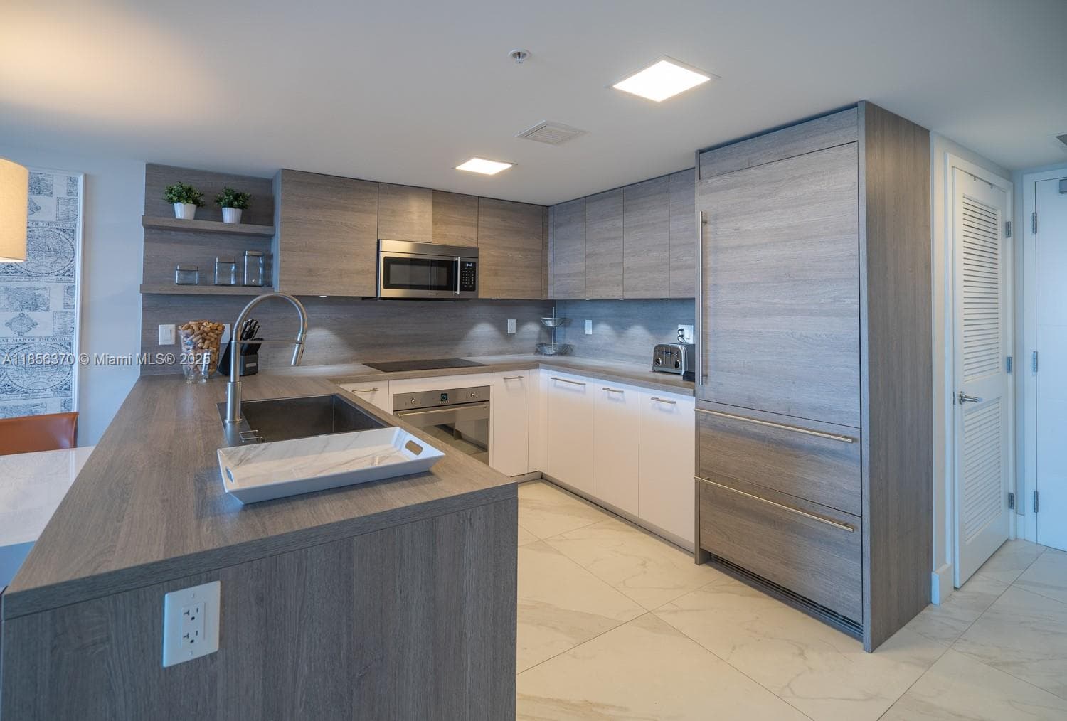 400 Sunny Isles Condo Wes, Sunny Isles Beach, FL — 3