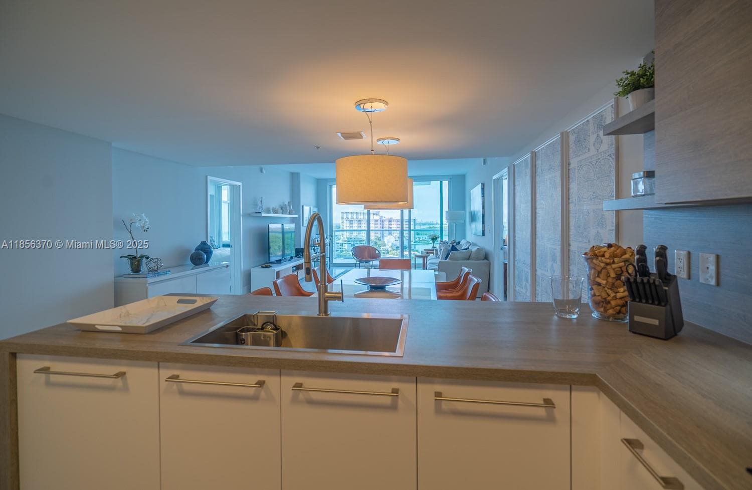 400 Sunny Isles Condo Wes, Sunny Isles Beach, FL — 5