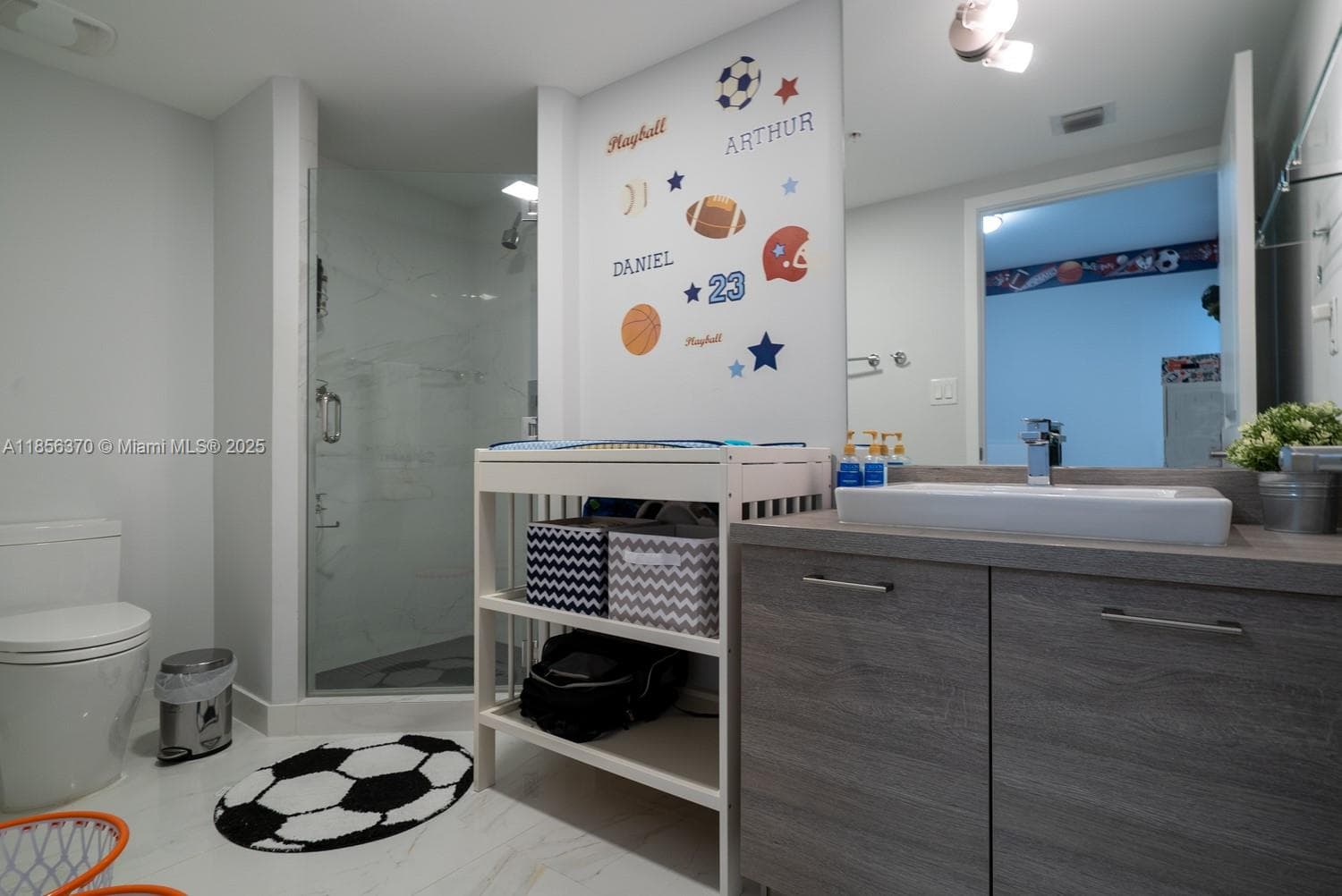 400 Sunny Isles Condo Wes, Sunny Isles Beach, FL — 25