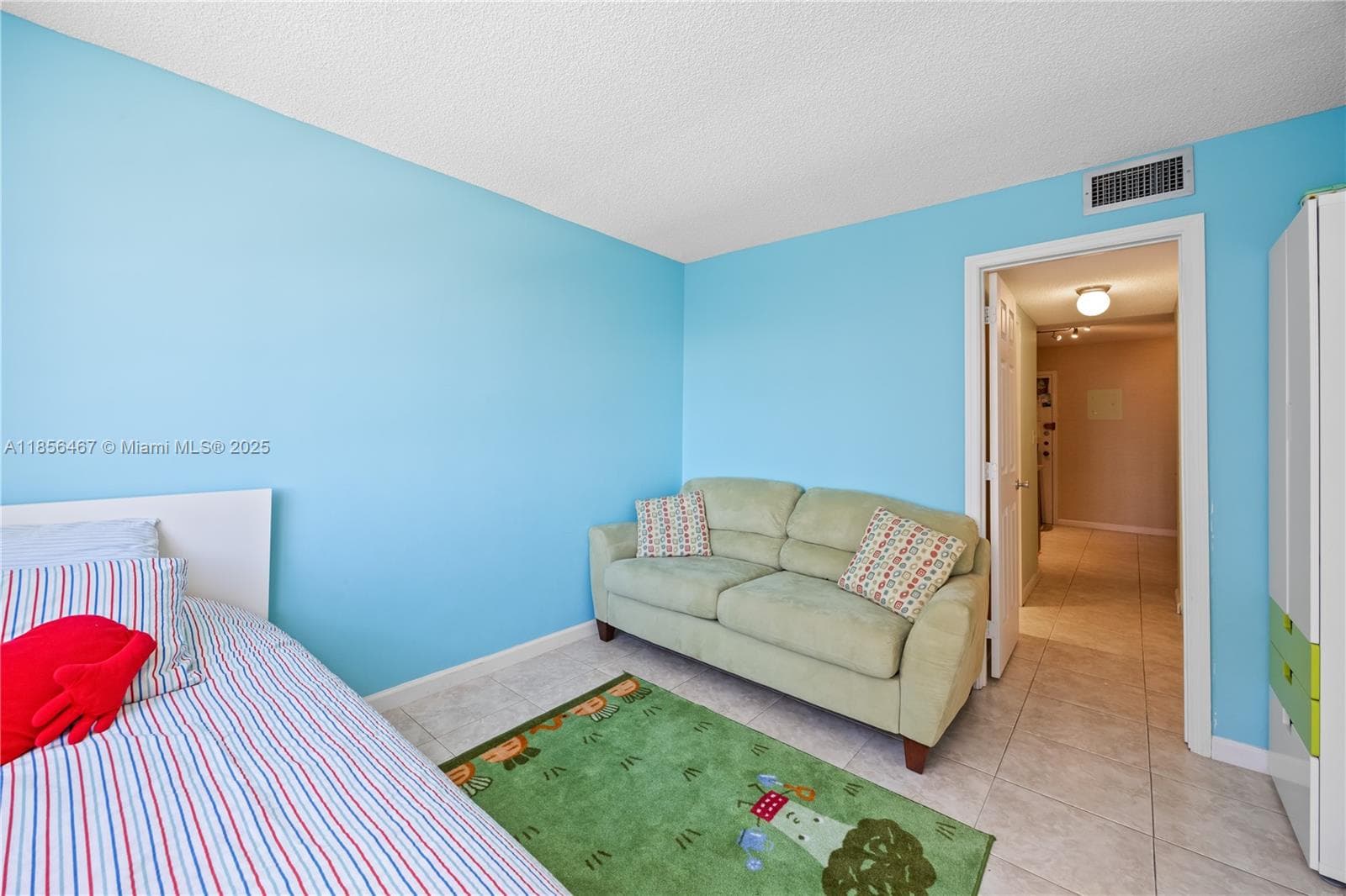 251 174th St # 812, Sunny Isles Beach FL 33160 — 23
