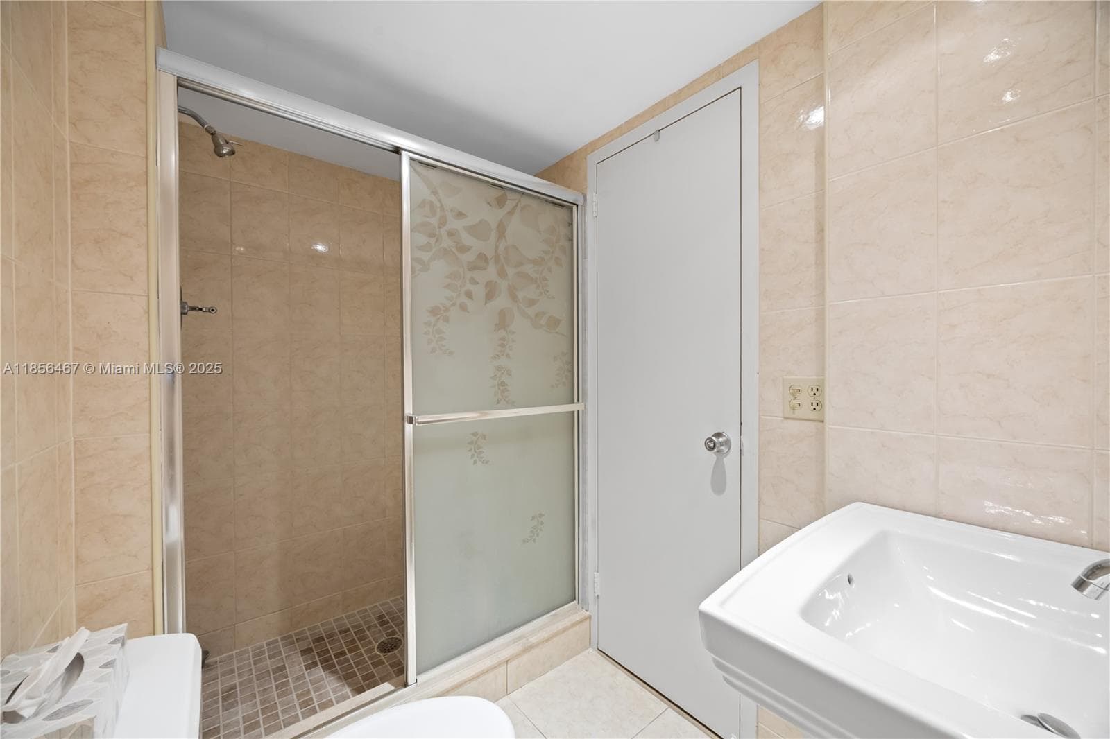 251 174th St # 812, Sunny Isles Beach FL 33160 — 25