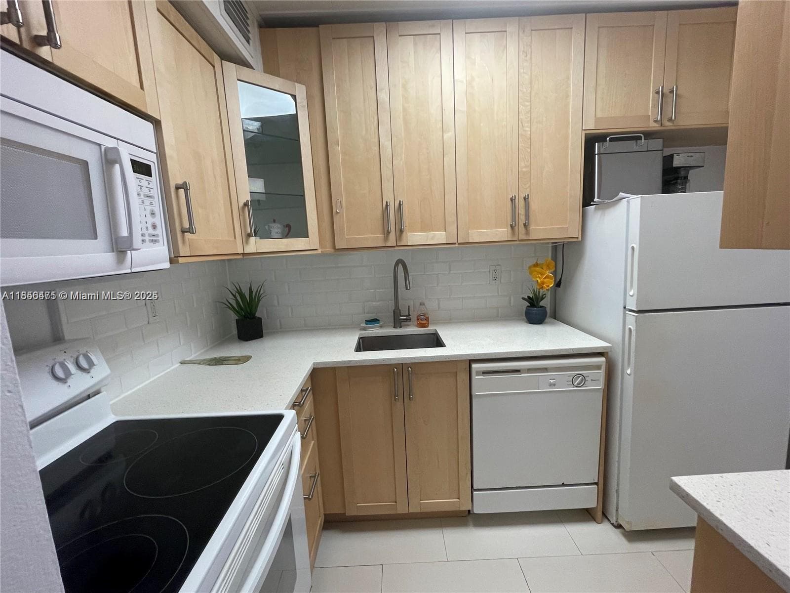 2899 Collins Ave # 1420, Miami Beach FL 33140 — 6