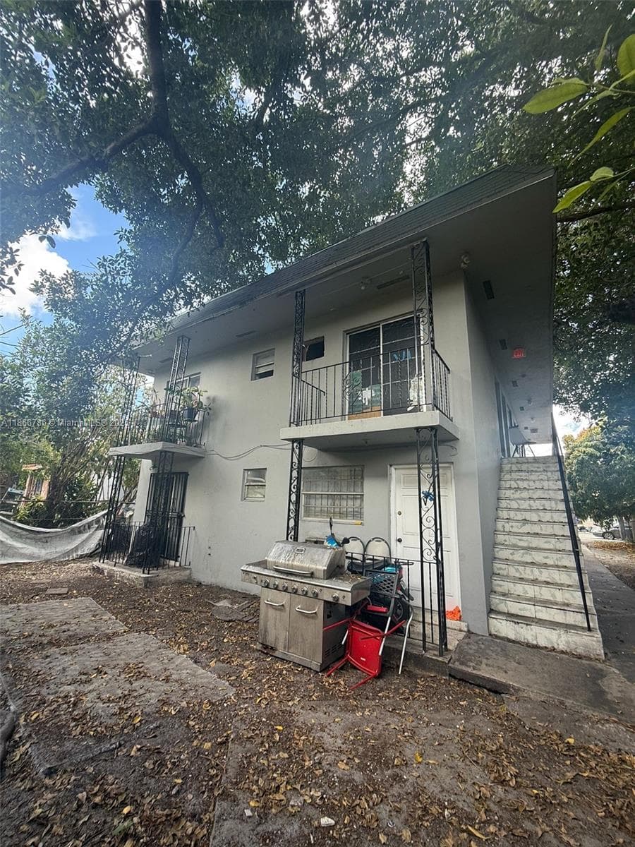414 SW 15th Ave, Miami FL 33135 — 6