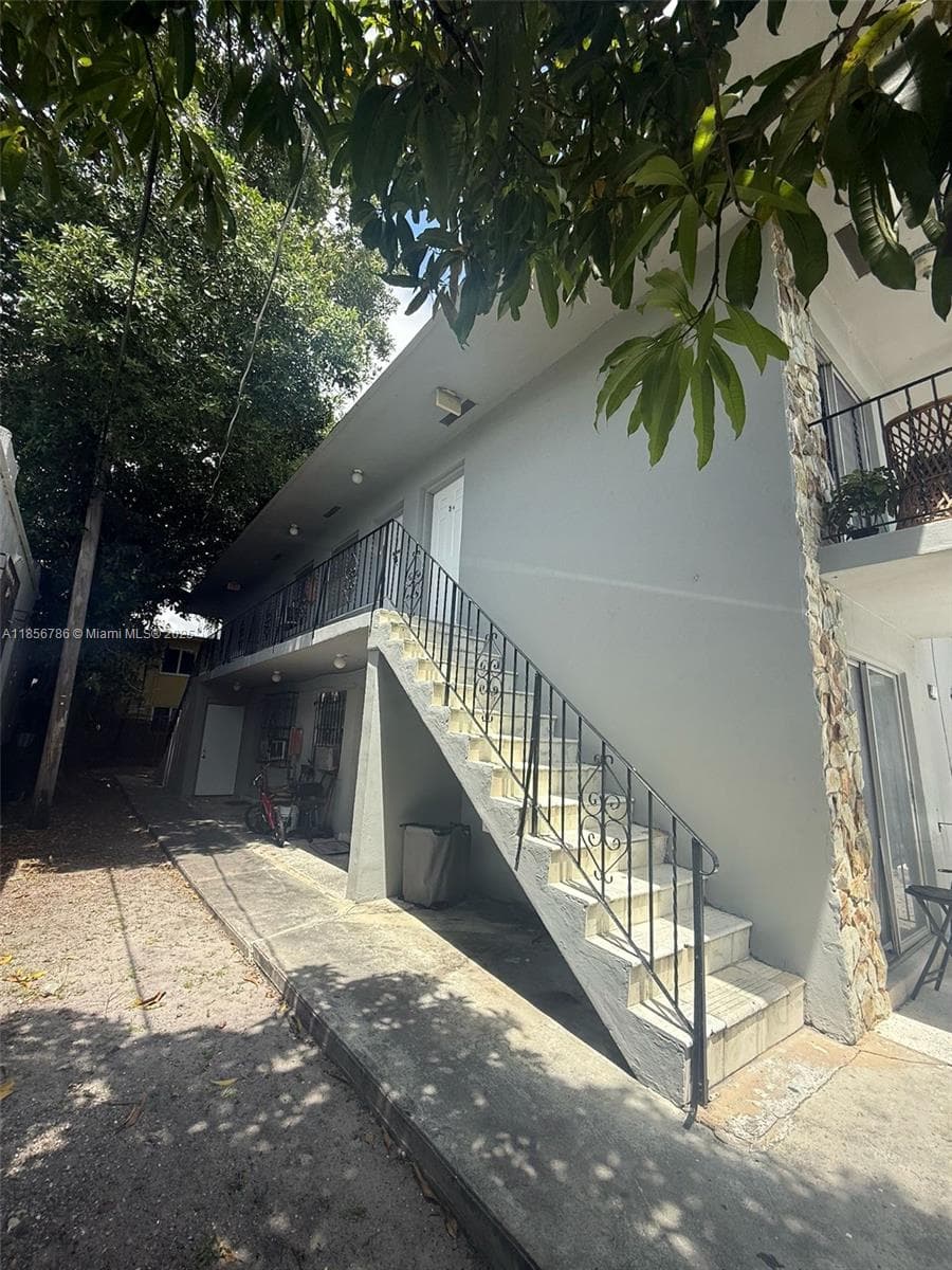 414 SW 15th Ave, Miami FL 33135 — 3