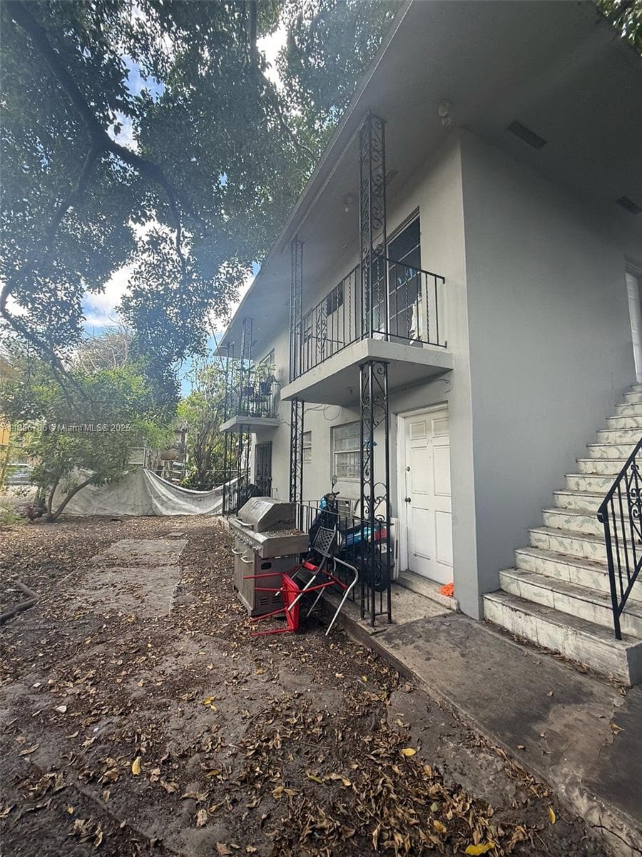 414 SW 15th Ave, Miami FL 33135 — 5