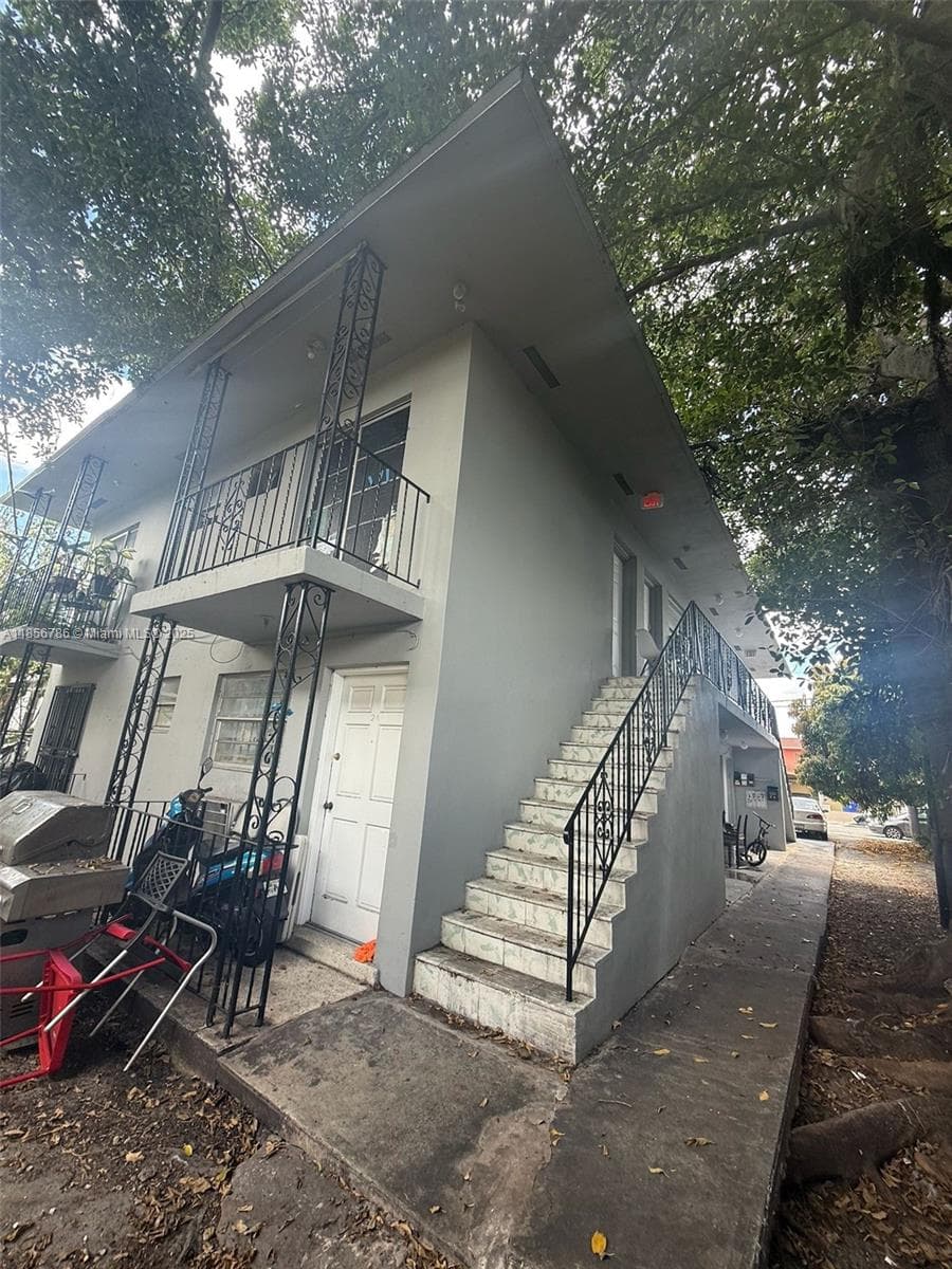 414 SW 15th Ave, Miami FL 33135 — 4