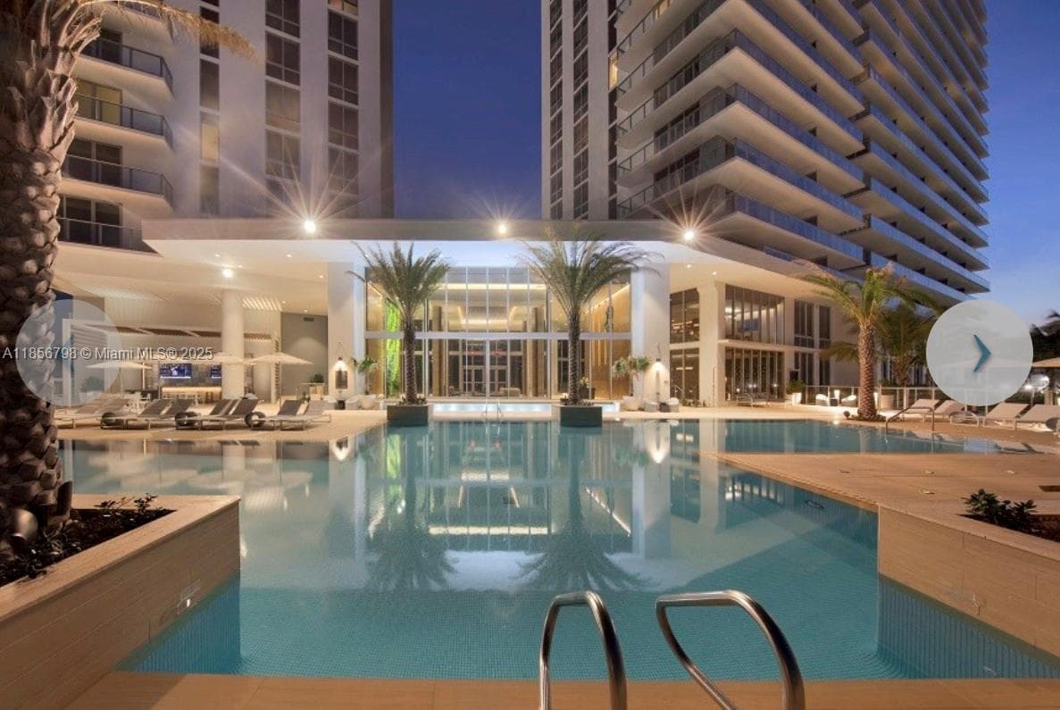 16385 Biscayne Blvd # 2720, North Miami Beach FL 33160 — 2